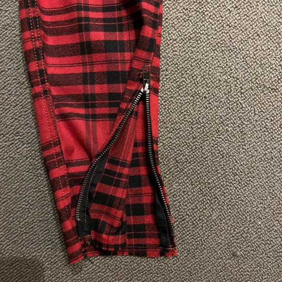 H&M Divided Checker pants Red size 32 with zipper 41 length - Picture 4 of 4